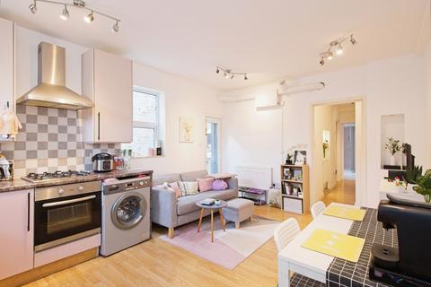 2 bedroom flat for sale, Floyd Road, London SE7