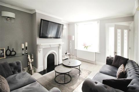 3 bedroom end of terrace house to rent, Wendover Road, Surrey TW18