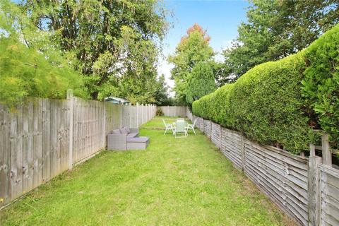 3 bedroom end of terrace house to rent, Wendover Road, Surrey TW18