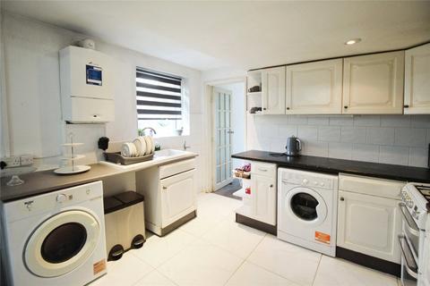 3 bedroom end of terrace house to rent, Wendover Road, Surrey TW18