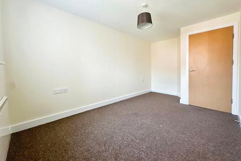 2 bedroom apartment to rent, Linnets Park, Cheshir WA7