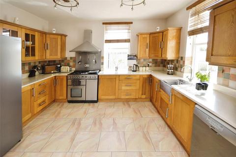 4 bedroom semi-detached house for sale, Stoke Road, Rochester ME3