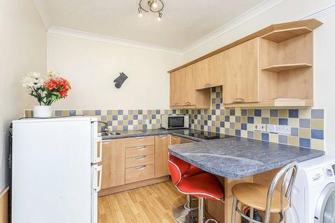 1 bedroom flat for sale, North Street, Hampshire PO10