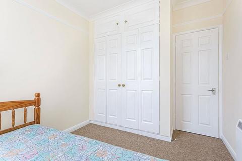 1 bedroom flat for sale, North Street, Hampshire PO10