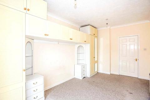 1 bedroom flat for sale, North Street, Hampshire PO10