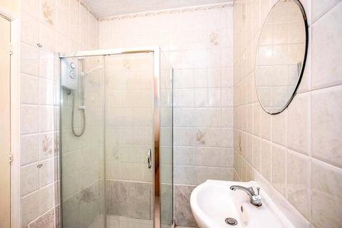 1 bedroom flat for sale, North Street, Hampshire PO10