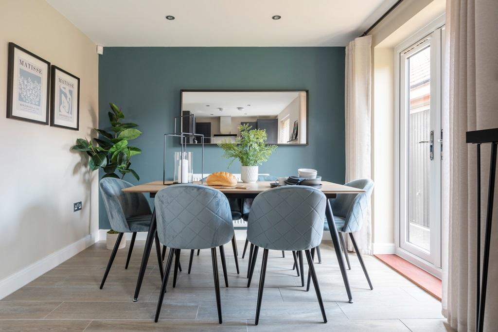 Throw a dinner party to the kitchen dining room