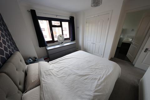 9 Celedon Close, Grays, RM16 6PZ