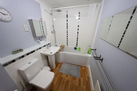 4 College Close, Grays, RM17 5UP