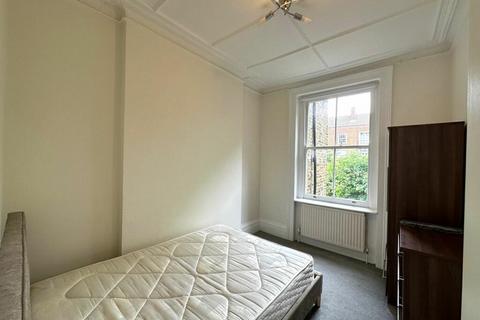 4 bedroom flat to rent, Finchley Road, London NW8