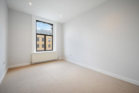 2 bedroom flat to rent, St John's Hill, SW11