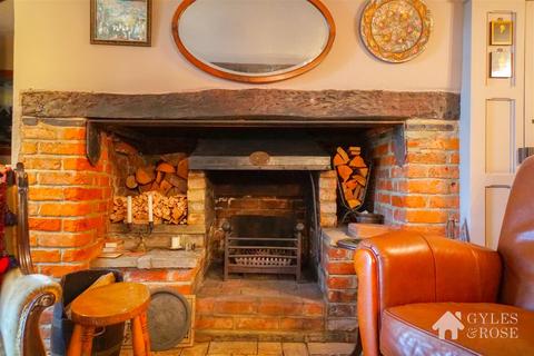 6 High Street, Mistley, Manningtree, CO11 1HA