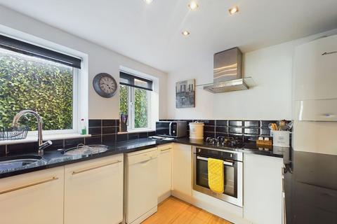 4 bedroom end of terrace house for sale, Hutton House, 15 Well Close Terrace