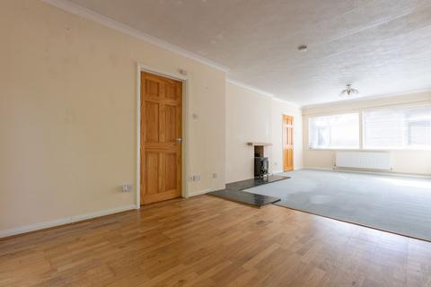 12 Bishops Road, Farnham, GU9 0JA