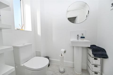 22 Stansfield Close, Bradford, BD10 0EN