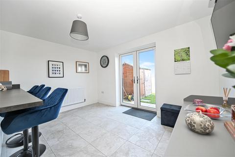 22 Stansfield Close, Bradford, BD10 0EN