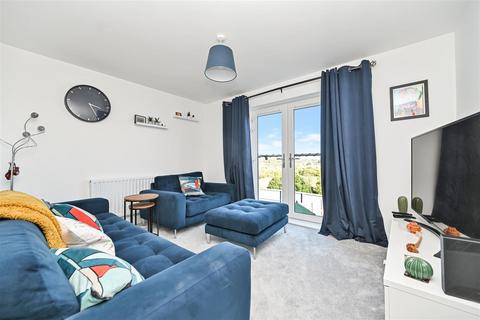 22 Stansfield Close, Bradford, BD10 0EN