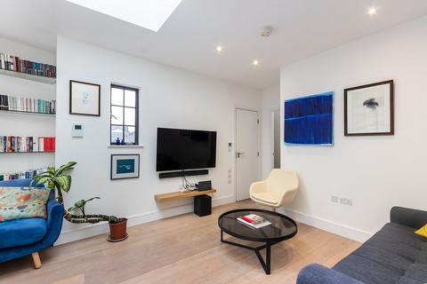 1 bedroom flat for sale, Felgate Mews, London W6