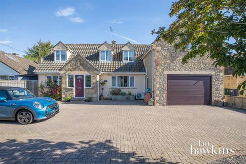 4 bedroom detached house for sale, Station Road, Royal Wootton Bassett