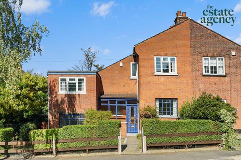 3 bedroom semi-detached house for sale, Sky Peals Road, Woodford Green, IG8