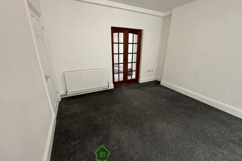 3 bedroom terraced house to rent, Gwendoline Street, Treherbert