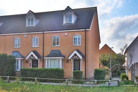 3 bedroom semi-detached house for sale, Mary Clarke Close, Hadleigh, Ipswich