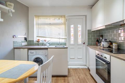 2 bedroom end of terrace house to rent, Montague Street, South Bank, York, YO23 1JB