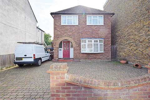 3 bedroom detached house for sale, Henry Street, Rainham