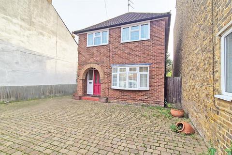 3 bedroom detached house for sale, Henry Street, Rainham