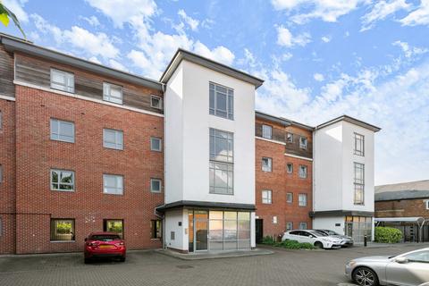 2 bedroom apartment for sale, Riverside Close, Romford RM1