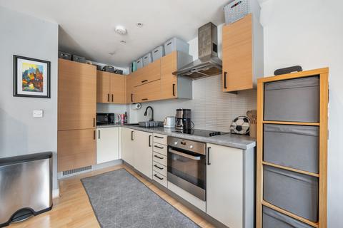 2 bedroom apartment for sale, Riverside Close, Romford RM1