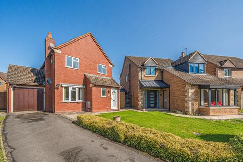 3 bedroom detached house for sale, Kingsclere Drive, Cheltenham GL52