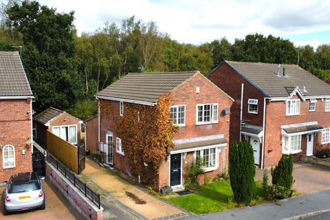 4 bedroom detached house to rent, Oakdene Way, Leeds