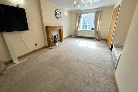 4 bedroom detached house to rent, Oakdene Way, Leeds