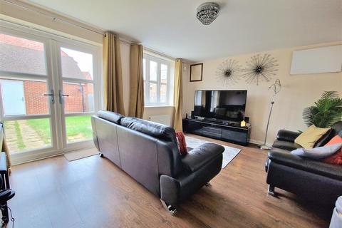 4 bedroom terraced house for sale, Stedeham Road, Great Denham, Bedford