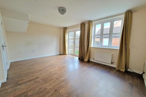 4 bedroom terraced house for sale, Stedeham Road, Great Denham, Bedford