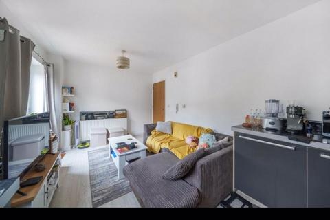 1 bedroom flat to rent, Springfield Court, Kingston upon Thames, Surrey