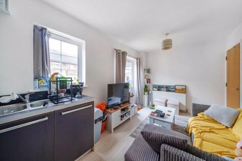 1 bedroom flat to rent, Springfield Court, Kingston upon Thames, Surrey