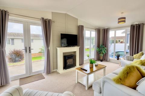 2 bedroom lodge for sale, 38 Polventon, St Merryn Park, St Merryn, PL28 8QA