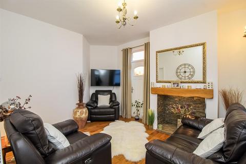 3 bedroom end of terrace house for sale, Cooperative Street, Wakefield WF4