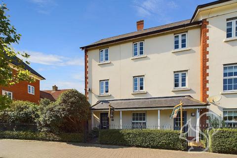 5 bedroom townhouse for sale, Meander Mews, Colchester