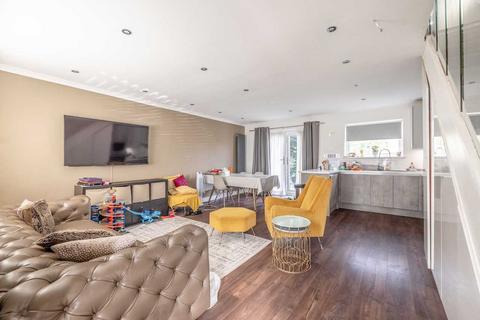 2 bedroom end of terrace house for sale, The Frithe, Slough SL2