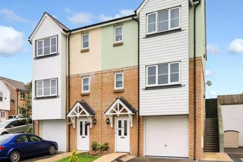 3 bedroom townhouse to rent, Kingdon Avenue, South Molton