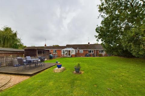 3 bedroom detached bungalow for sale, Fakenham Road, East Bilney