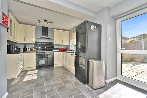 4 bedroom detached house for sale, Silverdale Drive, Guiseley, Leeds