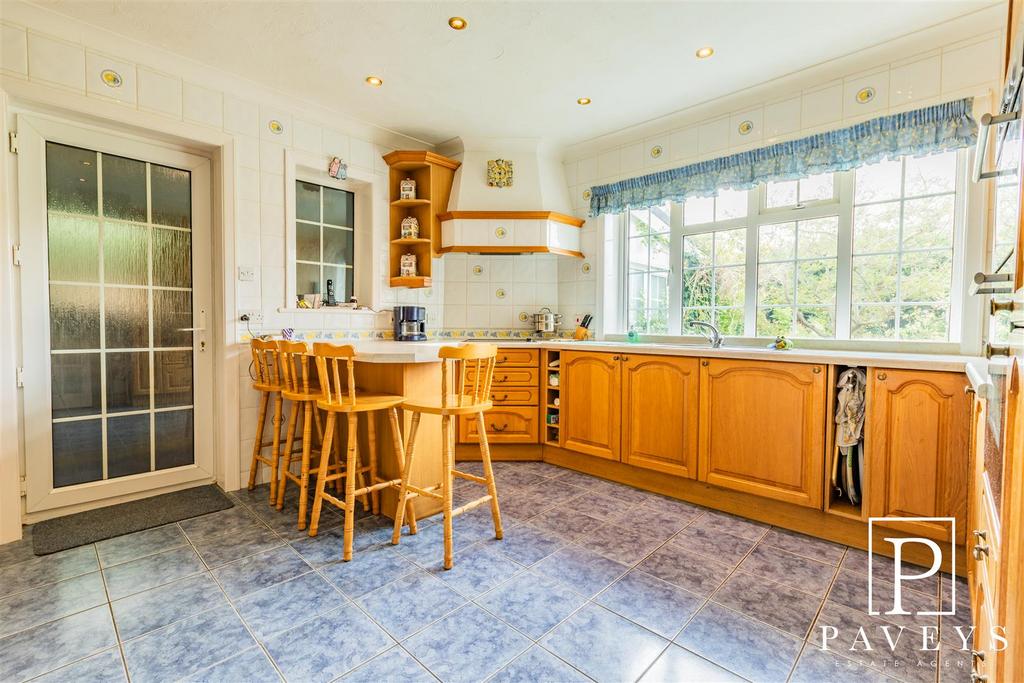 Kitchen breakfast room