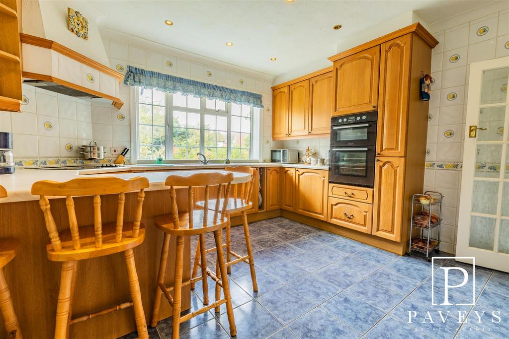 Kitchen breakfast room