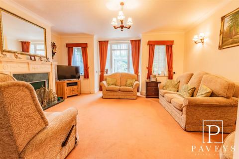 15 Eton Road, Frinton-on-sea, CO13 9JA