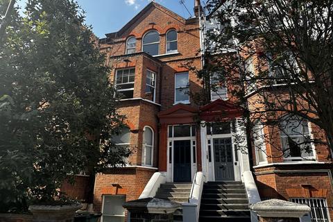 2 bedroom flat to rent, Greencroft Gardens, South Hampstead NW6