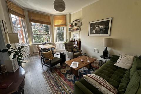 2 bedroom flat to rent, Greencroft Gardens, South Hampstead NW6